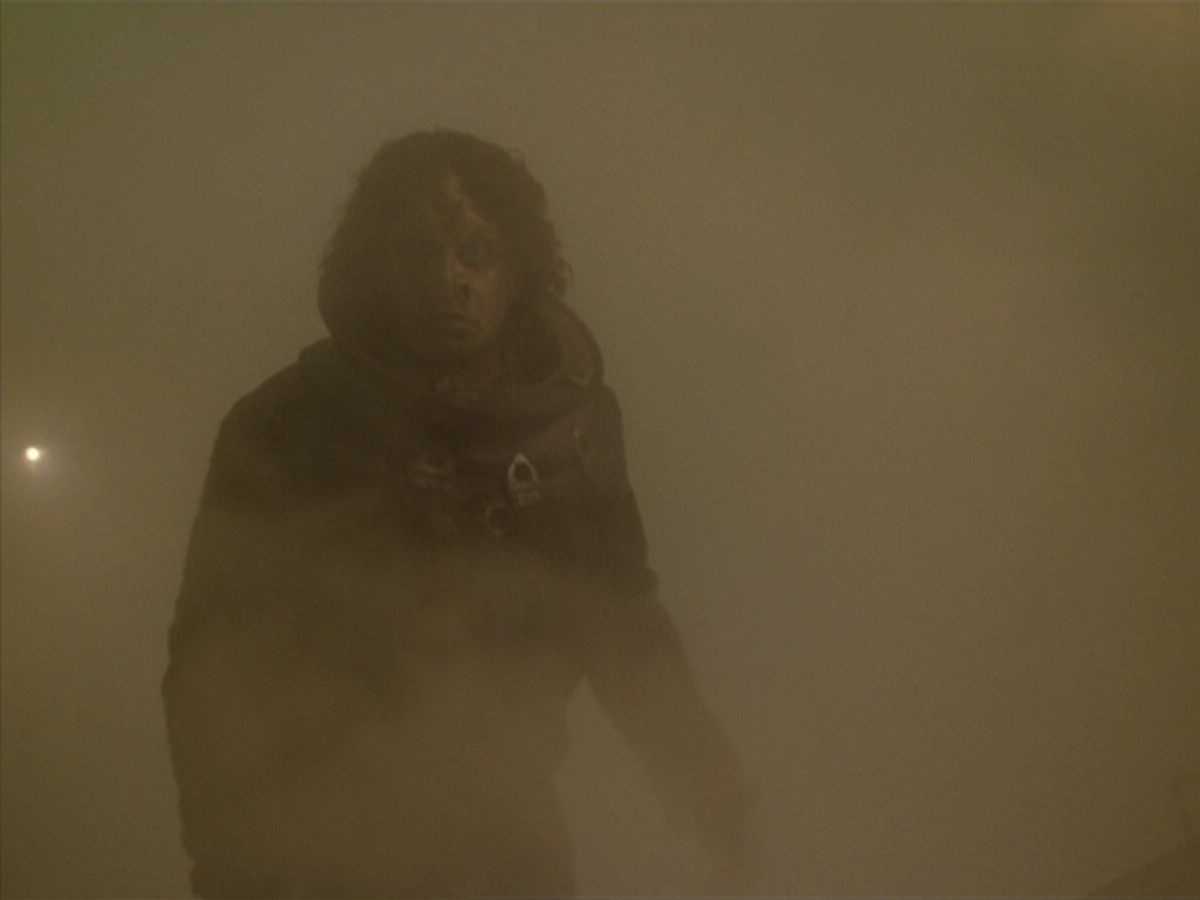 extant_StarTrek_VOY_5x21-Juggernaut_03198.jpg
