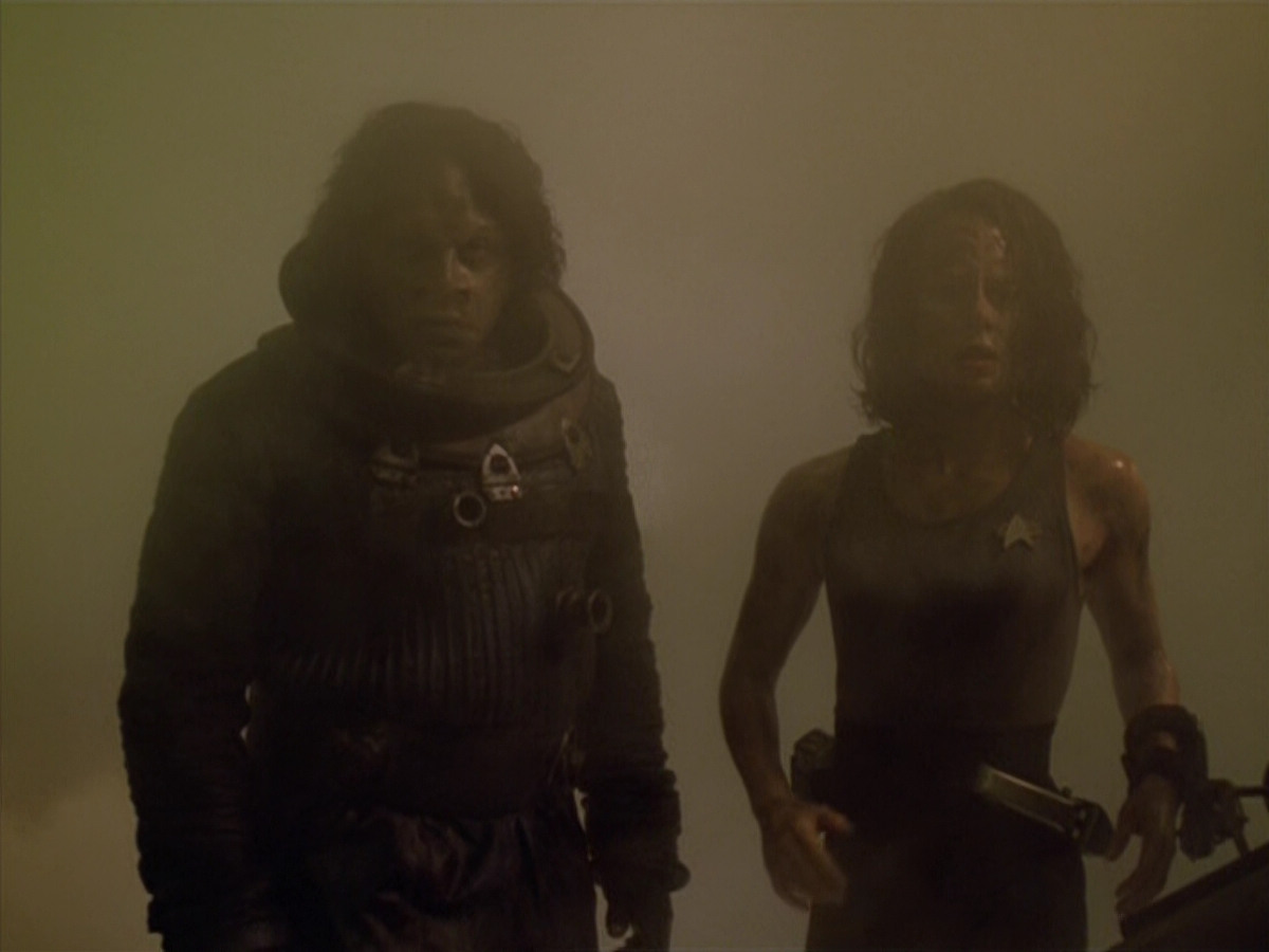 extant_StarTrek_VOY_5x21-Juggernaut_03202.jpg