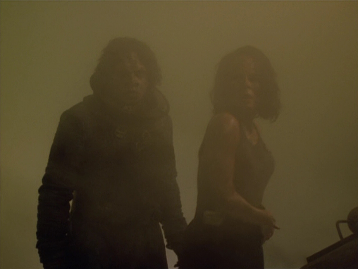 extant_StarTrek_VOY_5x21-Juggernaut_03209.jpg