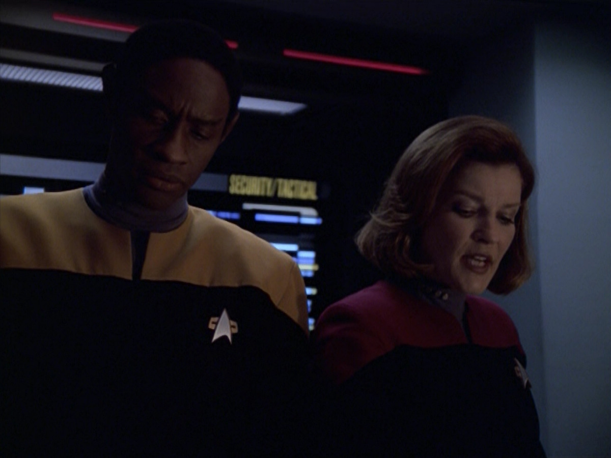 extant_StarTrek_VOY_5x21-Juggernaut_03391.jpg