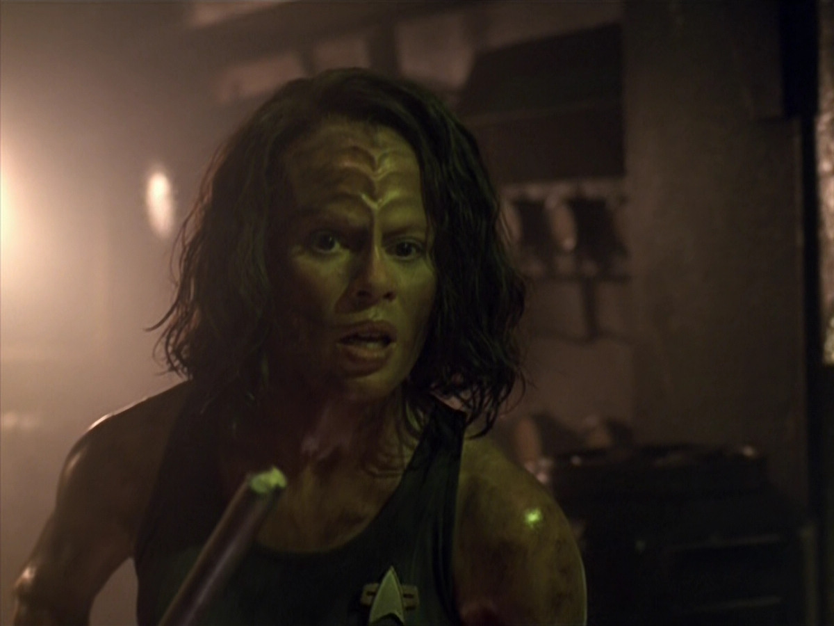 extant_StarTrek_VOY_5x21-Juggernaut_03439.jpg