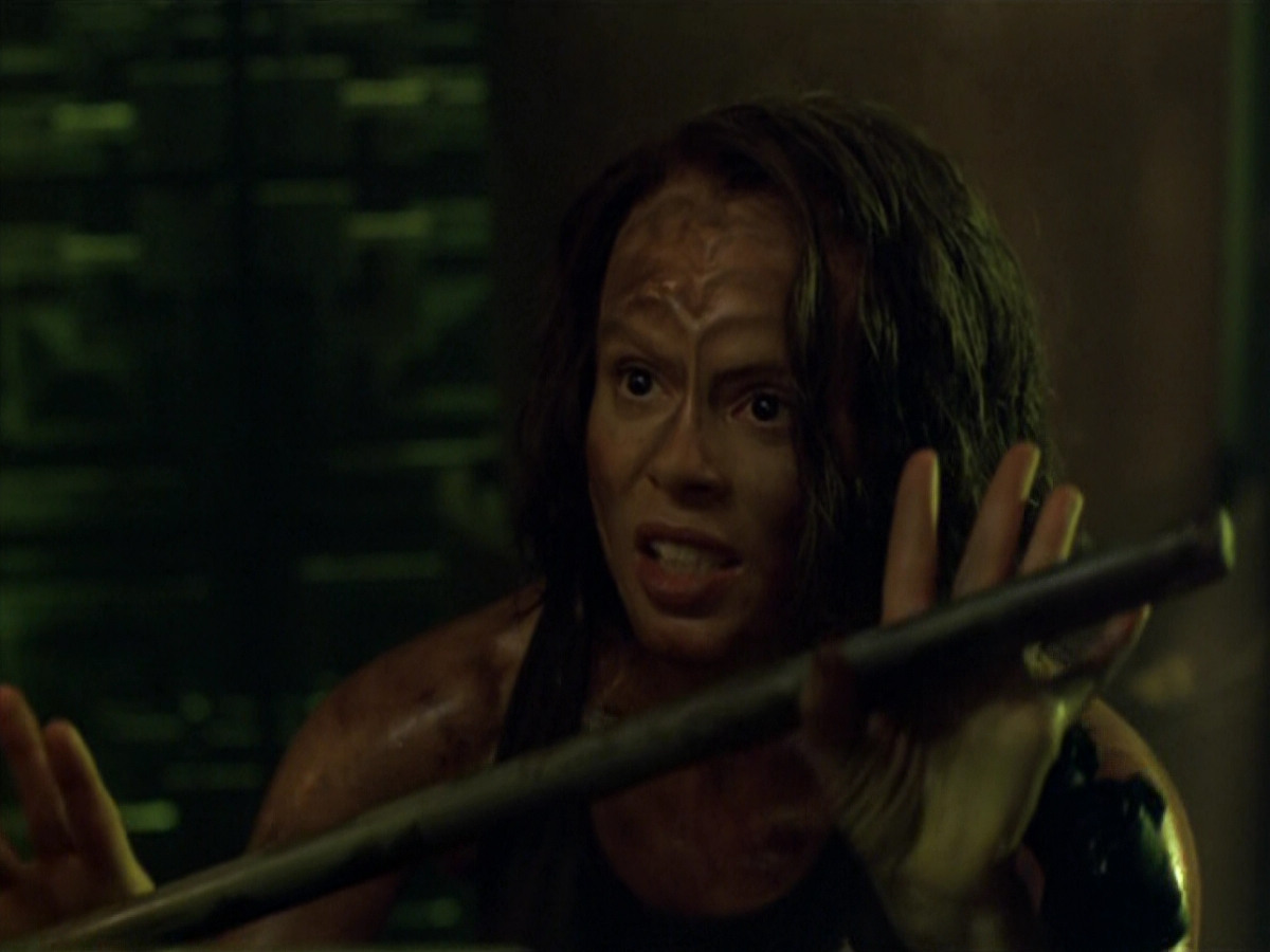 extant_StarTrek_VOY_5x21-Juggernaut_03475.jpg