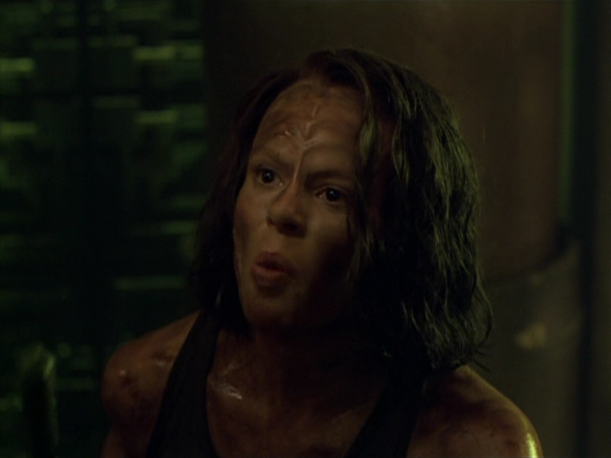 extant_StarTrek_VOY_5x21-Juggernaut_03483.jpg