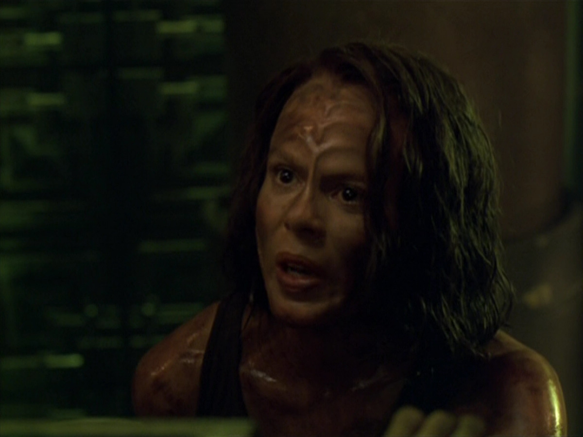 extant_StarTrek_VOY_5x21-Juggernaut_03490.jpg