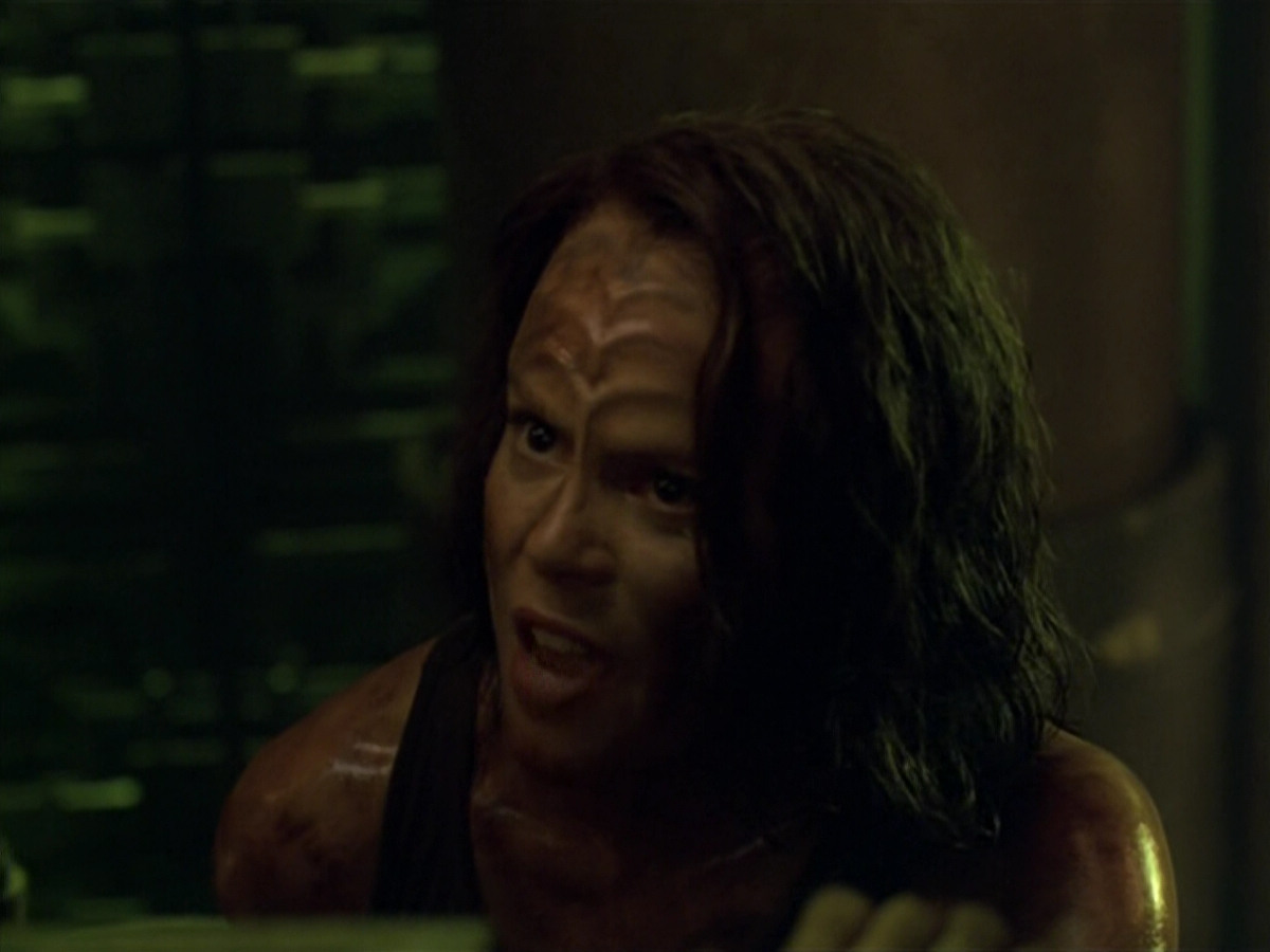 extant_StarTrek_VOY_5x21-Juggernaut_03498.jpg
