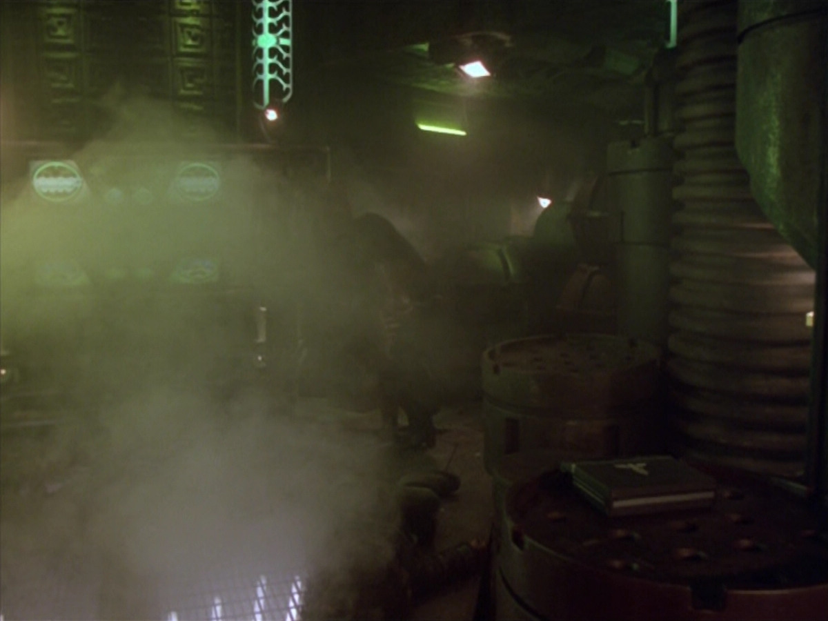 extant_StarTrek_VOY_5x21-Juggernaut_03555.jpg