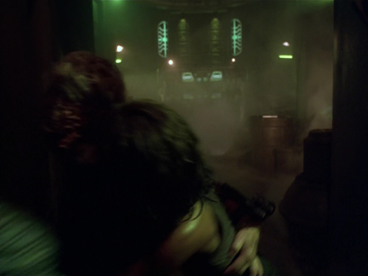 extant_StarTrek_VOY_5x21-Juggernaut_03572.jpg