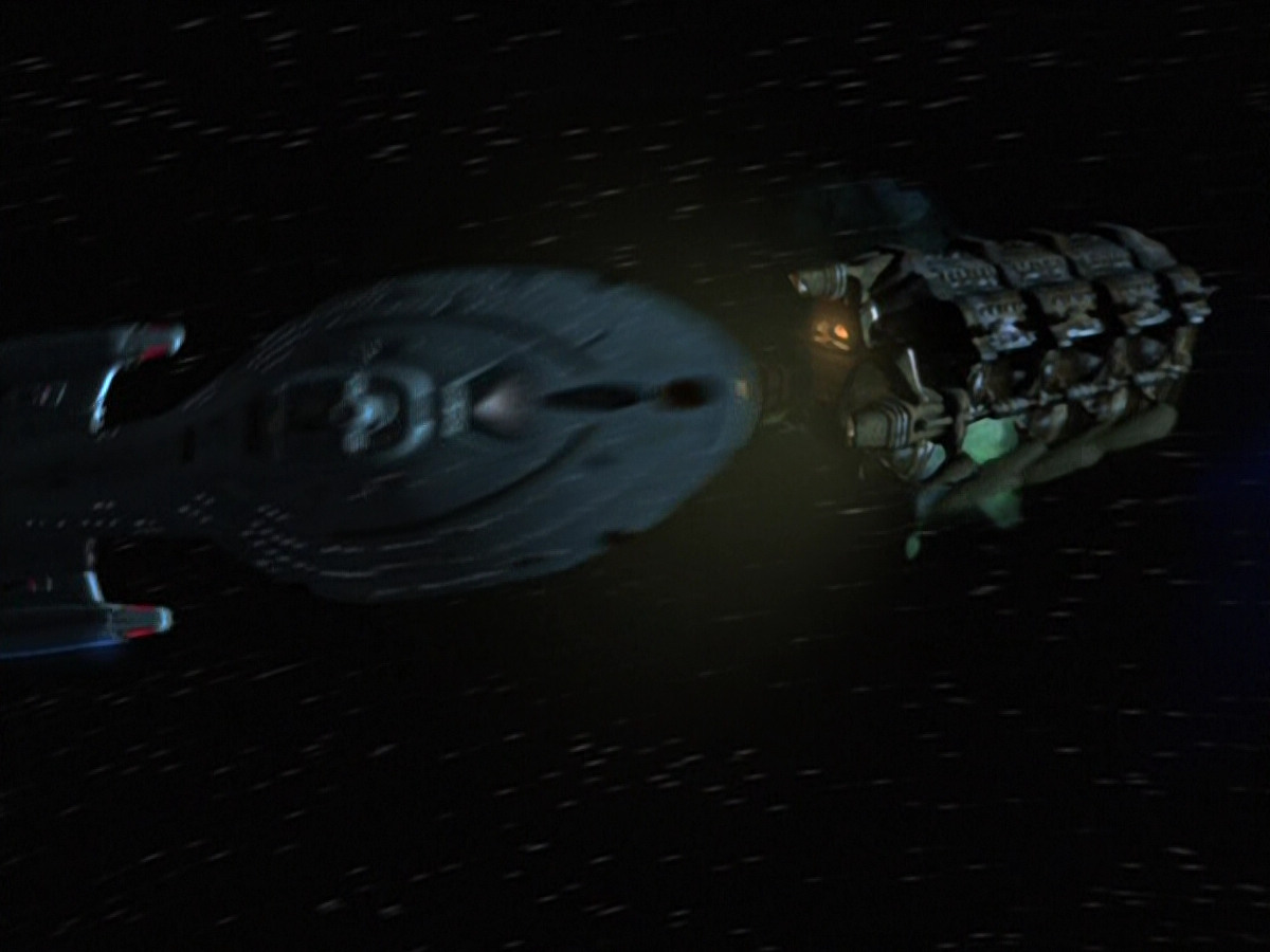 extant_StarTrek_VOY_5x21-Juggernaut_03579.jpg