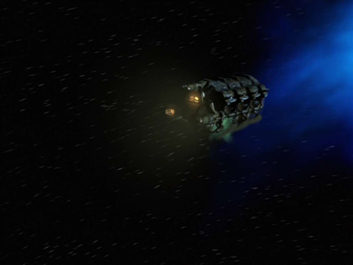 extant_StarTrek_VOY_5x21-Juggernaut_03580.jpg