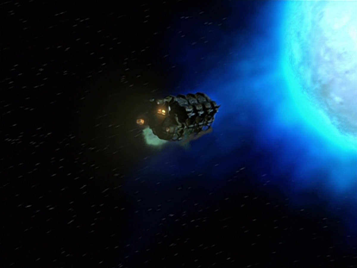 extant_StarTrek_VOY_5x21-Juggernaut_03581.jpg