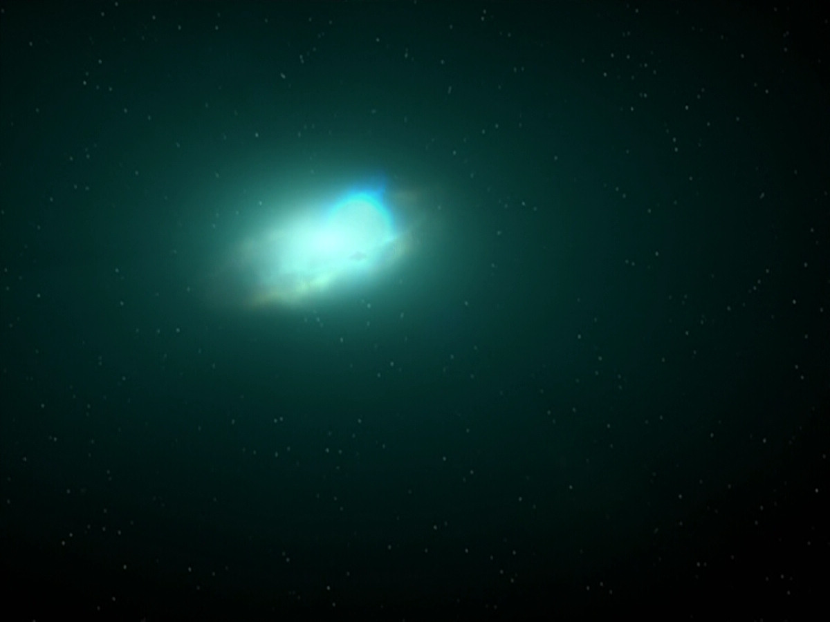 extant_StarTrek_VOY_5x21-Juggernaut_03595.jpg