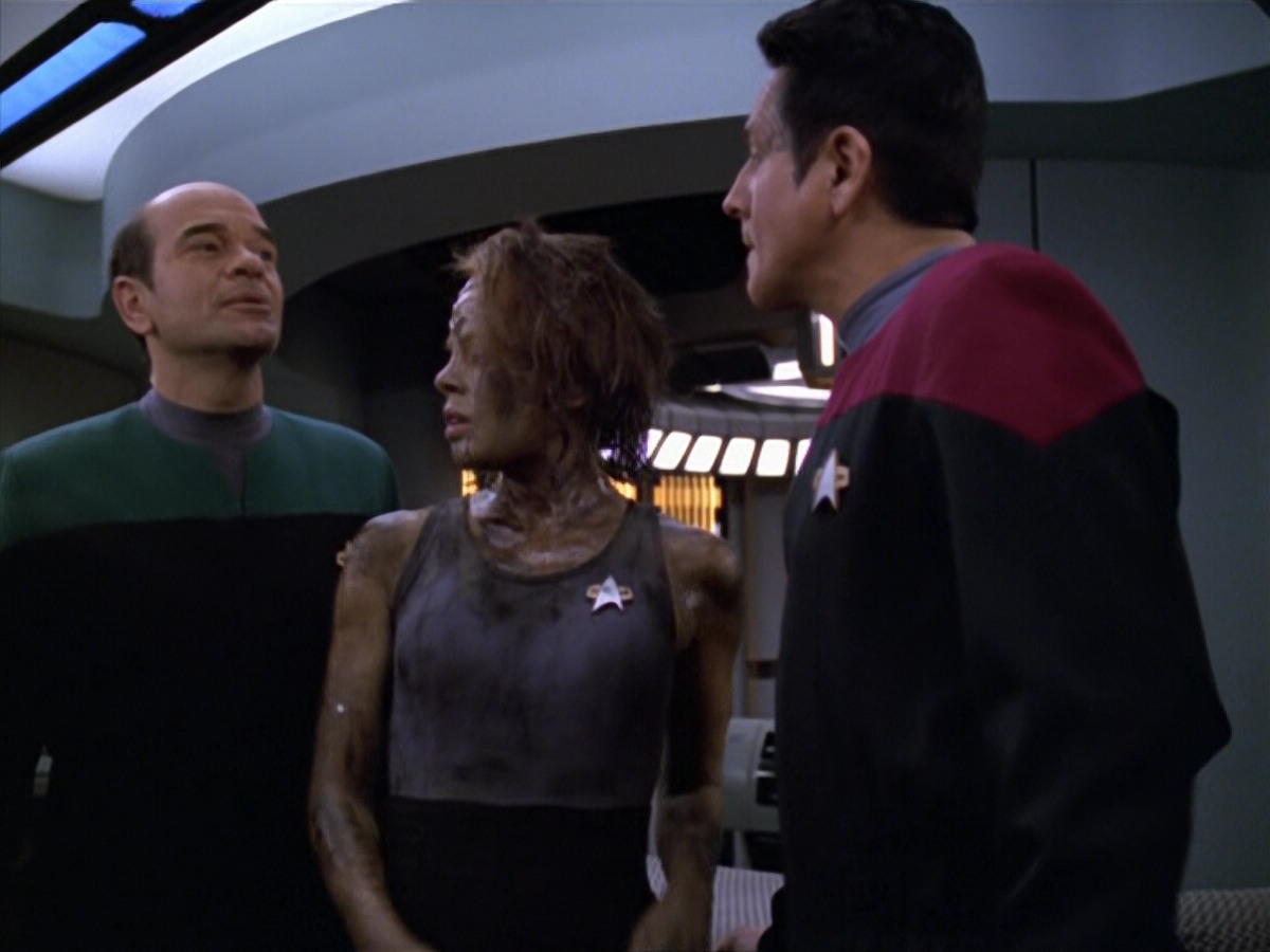 extant_StarTrek_VOY_5x21-Juggernaut_03645.jpg