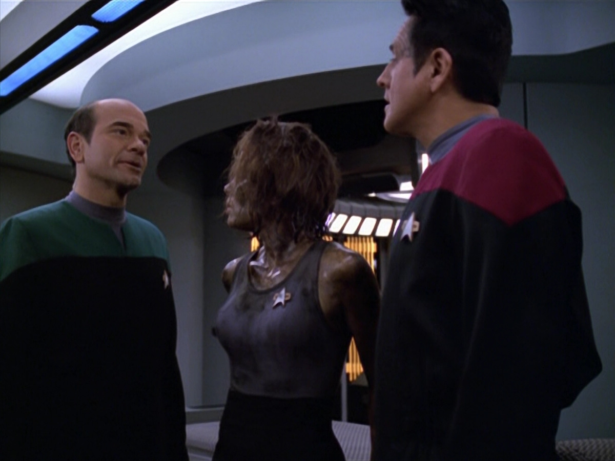 extant_StarTrek_VOY_5x21-Juggernaut_03646.jpg