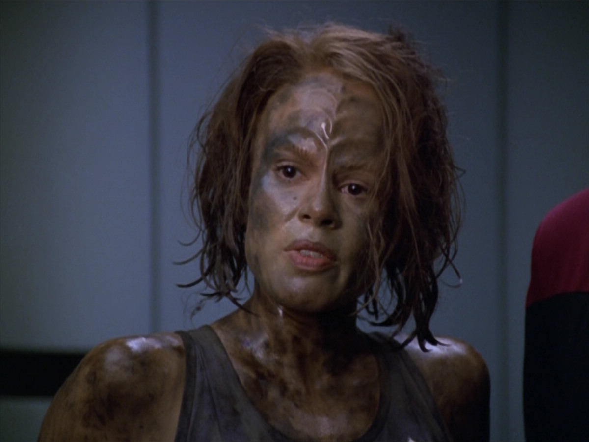 extant_StarTrek_VOY_5x21-Juggernaut_03686.jpg