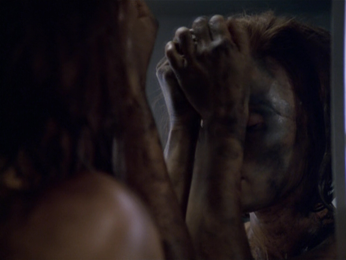 extant_StarTrek_VOY_5x21-Juggernaut_03740.jpg