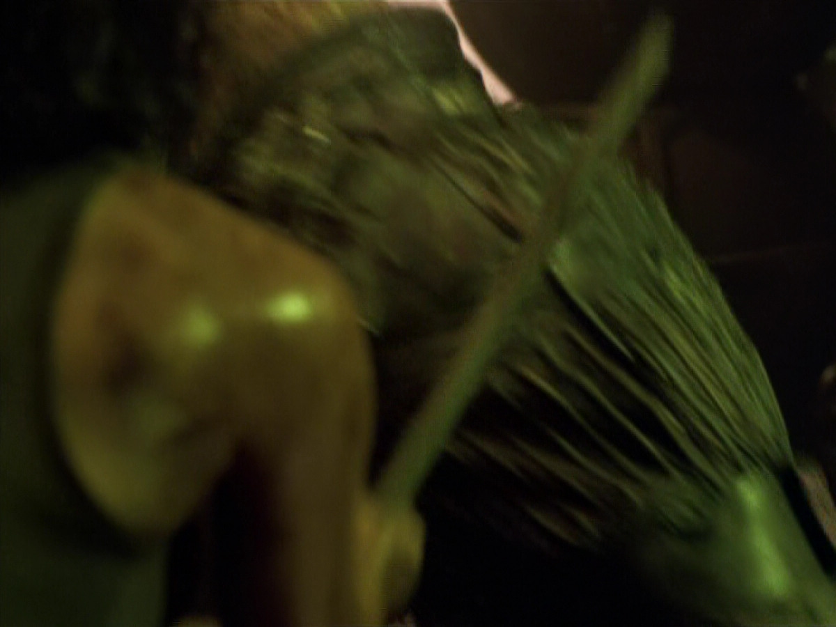 extant_StarTrek_VOY_5x21-Juggernaut_03746.jpg