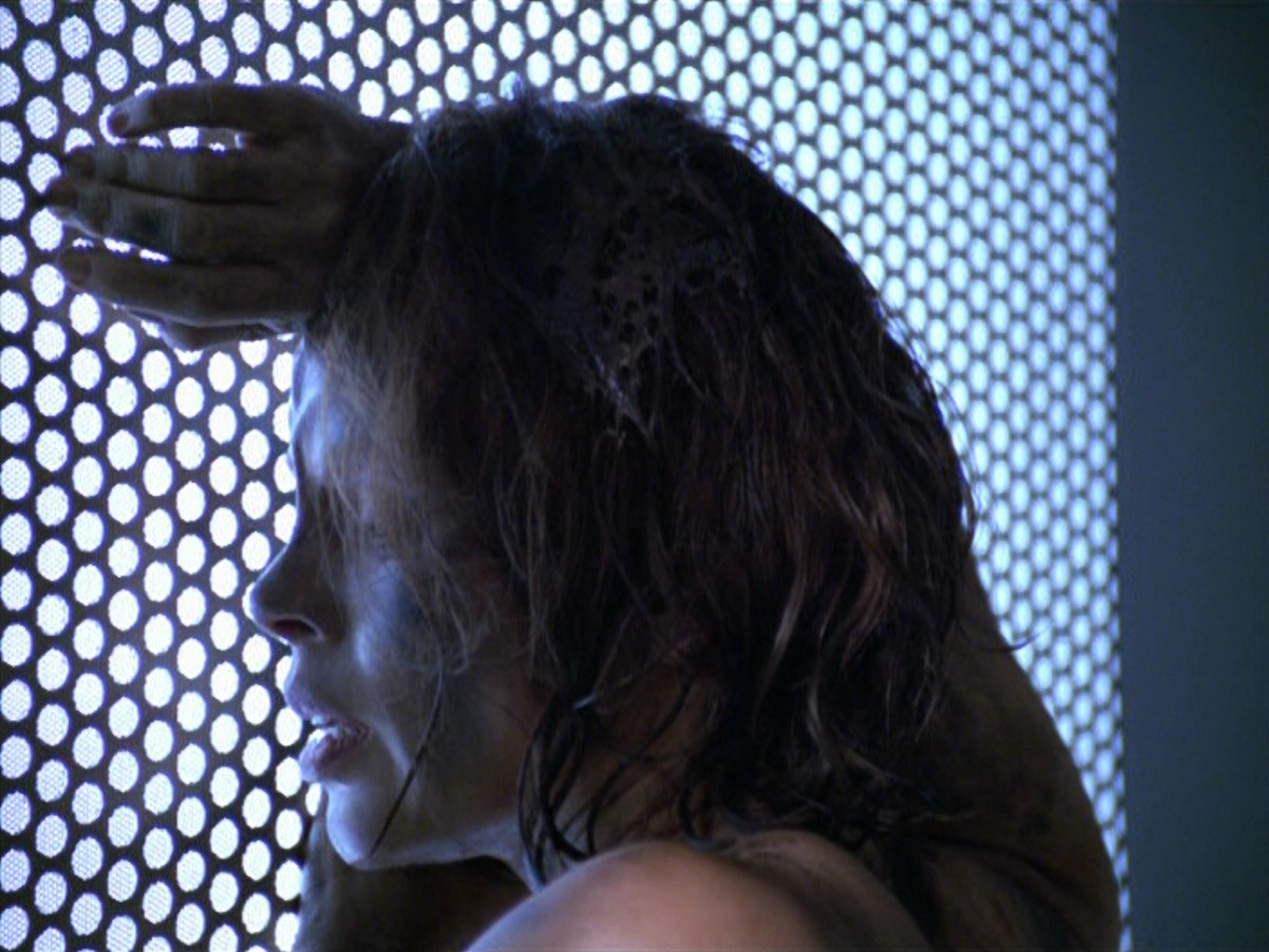 extant_StarTrek_VOY_5x21-Juggernaut_03776.jpg