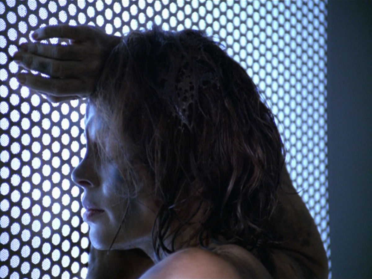 extant_StarTrek_VOY_5x21-Juggernaut_03784.jpg