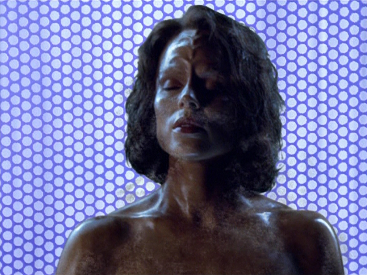 extant_StarTrek_VOY_5x21-Juggernaut_03794.jpg