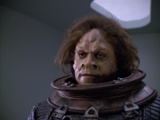 extant_StarTrek_VOY_5x21-Juggernaut_01013.jpg