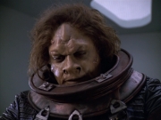 extant_StarTrek_VOY_5x21-Juggernaut_01020.jpg