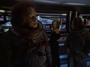 extant_StarTrek_VOY_5x21-Juggernaut_01073.jpg
