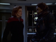extant_StarTrek_VOY_5x21-Juggernaut_01084.jpg