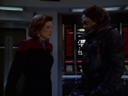 extant_StarTrek_VOY_5x21-Juggernaut_01085.jpg