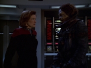 extant_StarTrek_VOY_5x21-Juggernaut_01088.jpg