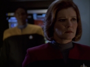 extant_StarTrek_VOY_5x21-Juggernaut_01093.jpg
