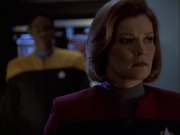 extant_StarTrek_VOY_5x21-Juggernaut_01095.jpg