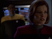 extant_StarTrek_VOY_5x21-Juggernaut_01106.jpg