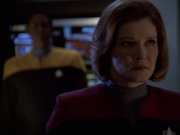 extant_StarTrek_VOY_5x21-Juggernaut_01107.jpg