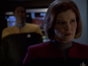 extant_StarTrek_VOY_5x21-Juggernaut_01108.jpg