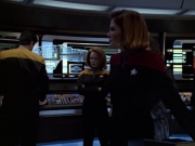 extant_StarTrek_VOY_5x21-Juggernaut_01124.jpg