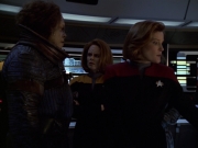 extant_StarTrek_VOY_5x21-Juggernaut_01139.jpg