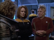 extant_StarTrek_VOY_5x21-Juggernaut_01305.jpg