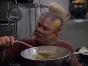 extant_StarTrek_VOY_5x21-Juggernaut_01407.jpg
