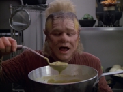 extant_StarTrek_VOY_5x21-Juggernaut_01410.jpg