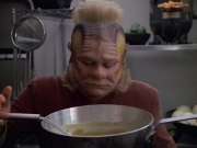 extant_StarTrek_VOY_5x21-Juggernaut_01418.jpg