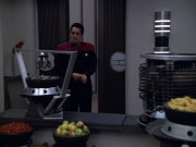 extant_StarTrek_VOY_5x21-Juggernaut_01423.jpg