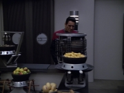 extant_StarTrek_VOY_5x21-Juggernaut_01430.jpg