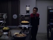 extant_StarTrek_VOY_5x21-Juggernaut_01431.jpg