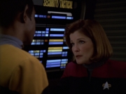 extant_StarTrek_VOY_5x21-Juggernaut_02264.jpg