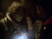 extant_StarTrek_VOY_5x21-Juggernaut_02363.jpg