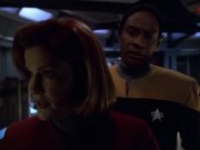 extant_StarTrek_VOY_5x21-Juggernaut_02720.jpg
