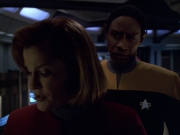extant_StarTrek_VOY_5x21-Juggernaut_02729.jpg