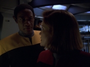 extant_StarTrek_VOY_5x21-Juggernaut_02760.jpg