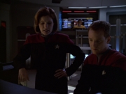 extant_StarTrek_VOY_5x21-Juggernaut_03100.jpg