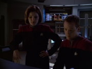 extant_StarTrek_VOY_5x21-Juggernaut_03101.jpg